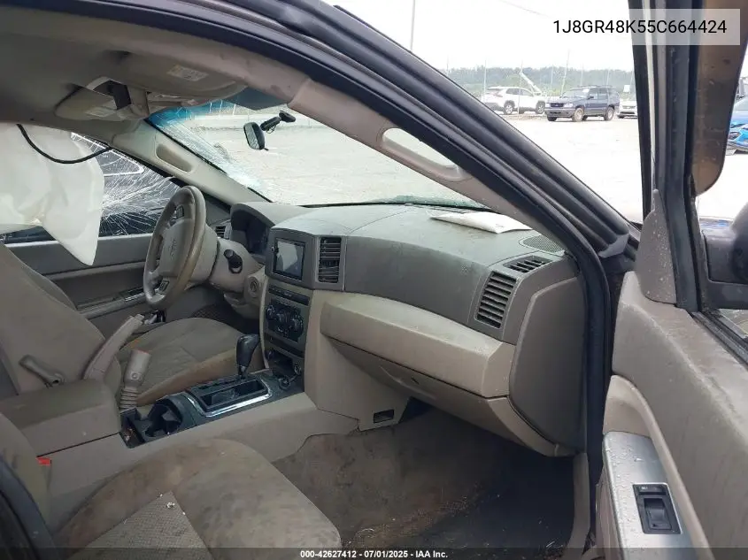 2005 Jeep Grand Cherokee Laredo VIN: 1J8GR48K55C664424 Lot: 42627412