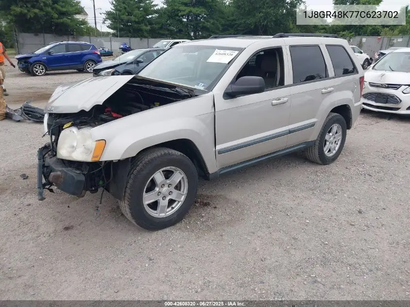 2007 Jeep Grand Cherokee Laredo VIN: 1J8GR48K77C623702 Lot: 42608320