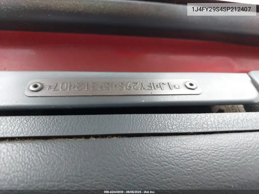 1995 Jeep Wrangler / Yj Se VIN: 1J4FY29S4SP212407 Lot: 42443030