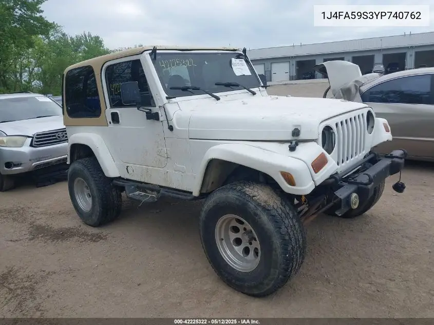 2000 Jeep Wrangler / Tj Sahara VIN: 1J4FA59S3YP740762 Lot: 42225322