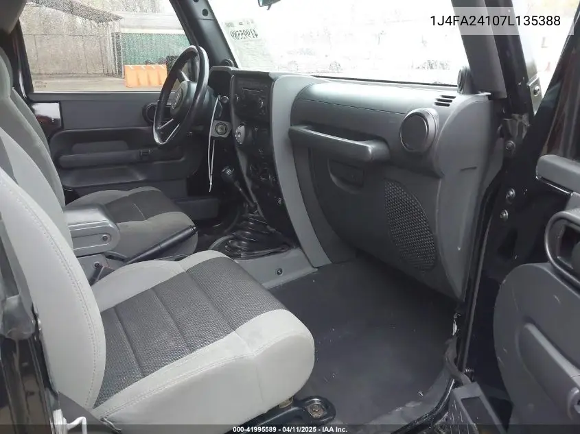2007 Jeep Wrangler X VIN: 1J4FA24107L135388 Lot: 41995589