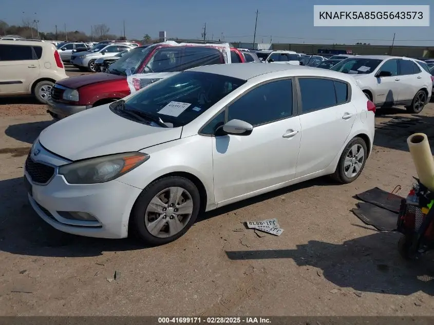 2016 Kia Forte 5-Door Lx VIN: KNAFK5A85G5643573 Lot: 41699171