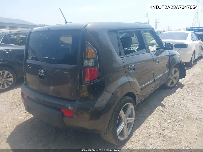 2010 Kia Soul ! VIN: KNDJT2A23A7047054 Lot: 42807941