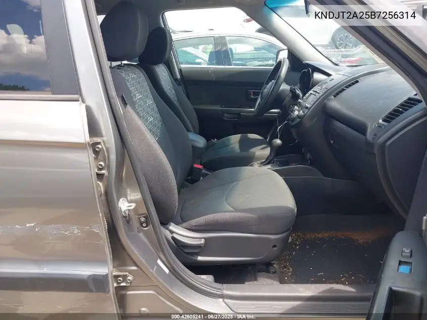 2011 Kia Soul + VIN: KNDJT2A25B7256314 Lot: 42605241