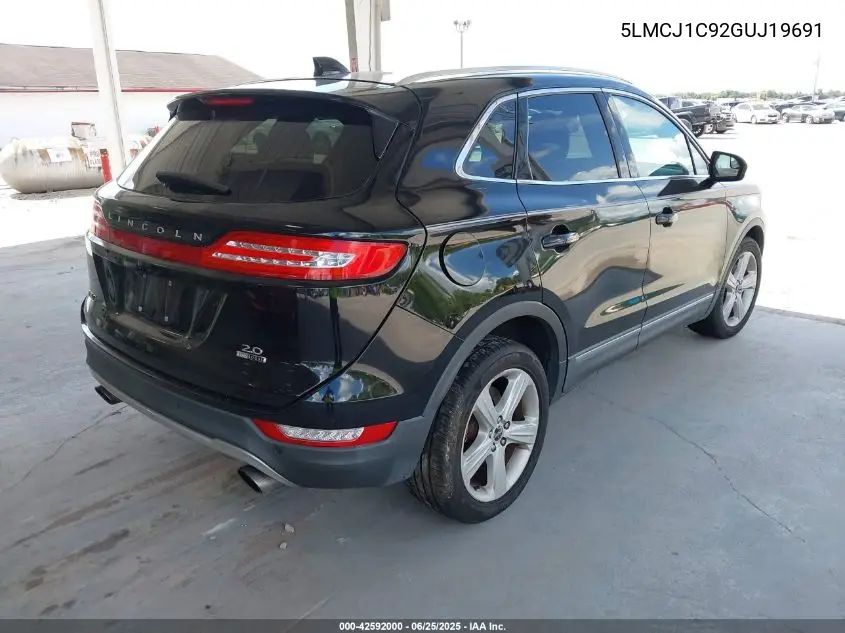 2016 Lincoln Mkc Premier VIN: 5LMCJ1C92GUJ19691 Lot: 42592000