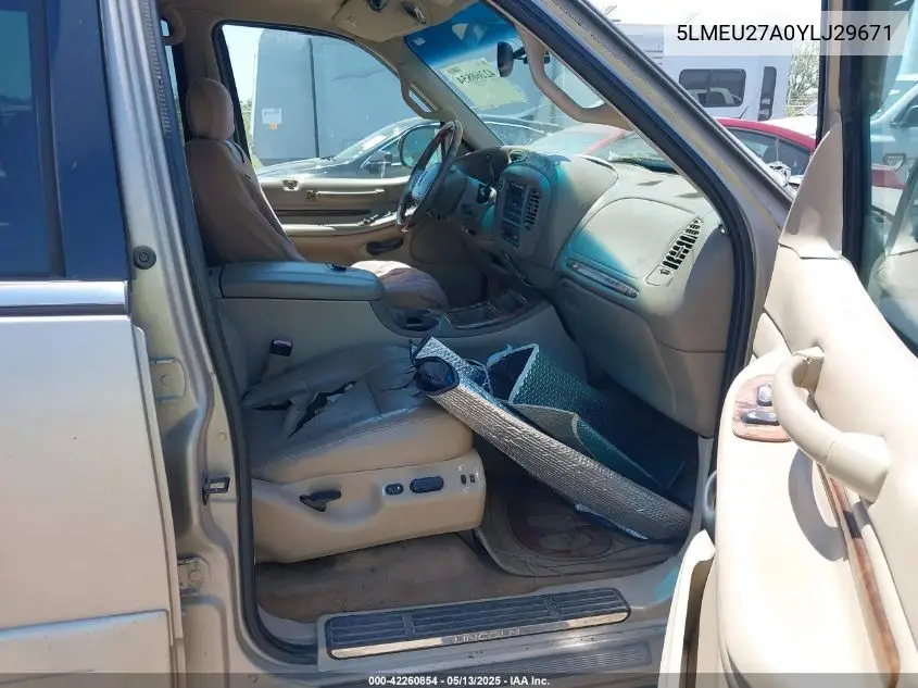 2000 Lincoln Navigator VIN: 5LMEU27A0YLJ29671 Lot: 42260854