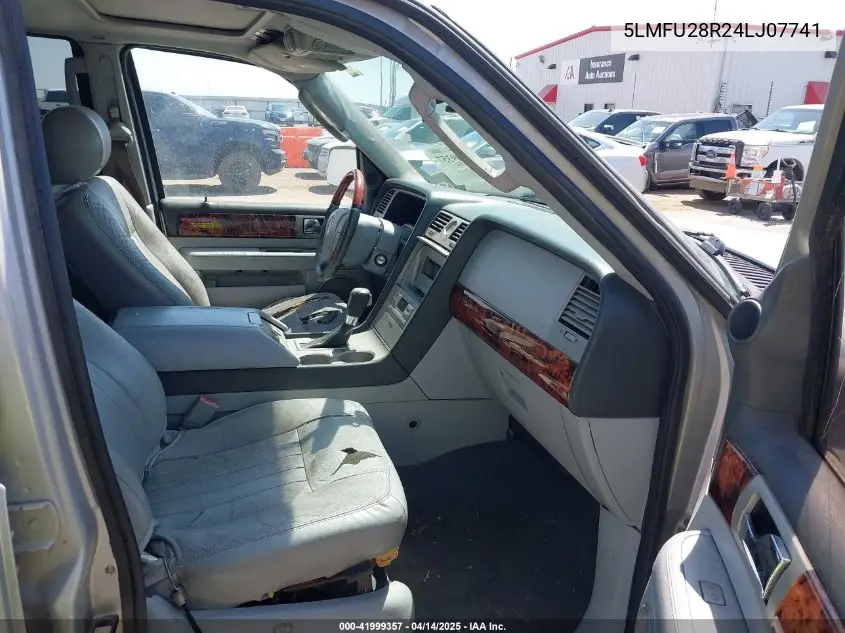 2004 Lincoln Navigator VIN: 5LMFU28R24LJ07741 Lot: 41999357