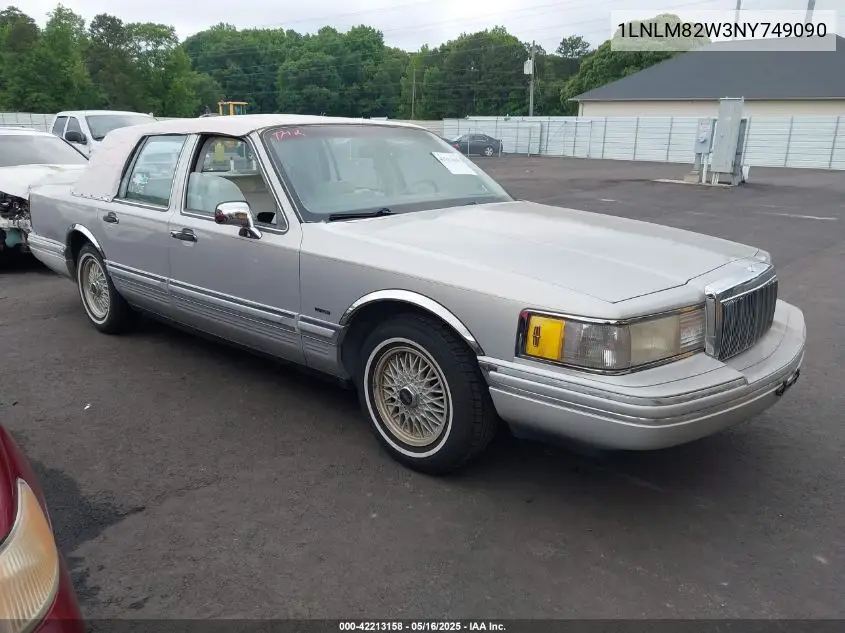 1992 Lincoln Town Car Signature VIN: 1LNLM82W3NY749090 Lot: 42213158