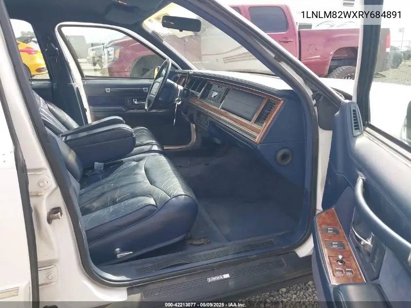 1994 Lincoln Town Car Signature/Tournament VIN: 1LNLM82WXRY684891 Lot: 42213077