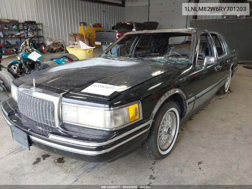1994 Lincoln Town Car Signature/Tournament VIN: 1LNLM82W6RY701203 Lot: 42292477