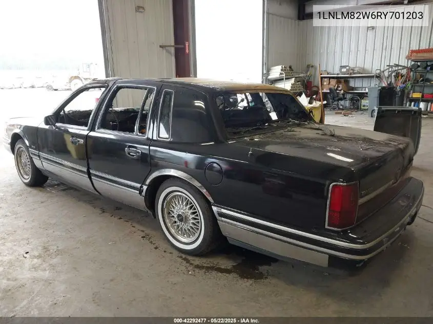 1994 Lincoln Town Car Signature/Tournament VIN: 1LNLM82W6RY701203 Lot: 42292477