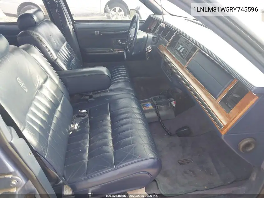 1994 Lincoln Town Car Executive VIN: 1LNLM81W5RY745596 Lot: 42548865