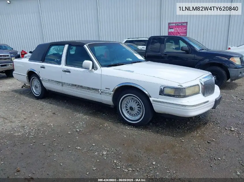 1996 Lincoln Town Car Sgn/Dmnd Anv/Cypress/Jn VIN: 1LNLM82W4TY620840 Lot: 42436683
