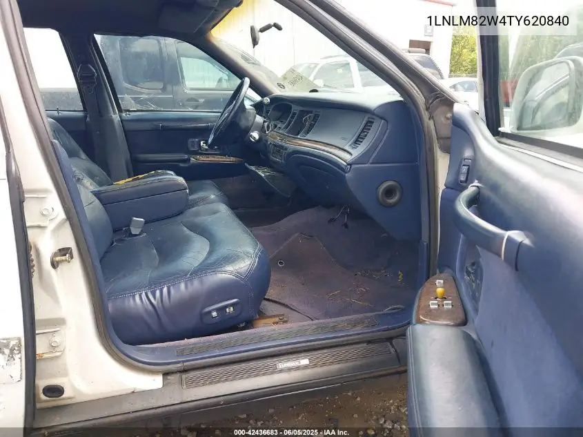 1996 Lincoln Town Car Sgn/Dmnd Anv/Cypress/Jn VIN: 1LNLM82W4TY620840 Lot: 42436683