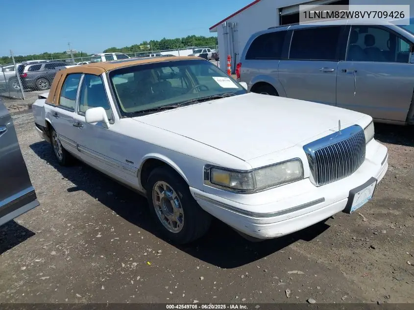 1997 Lincoln Town Car Signature VIN: 1LNLM82W8VY709426 Lot: 42549708
