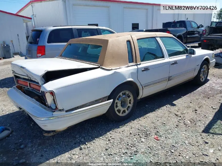 1997 Lincoln Town Car Signature VIN: 1LNLM82W8VY709426 Lot: 42549708