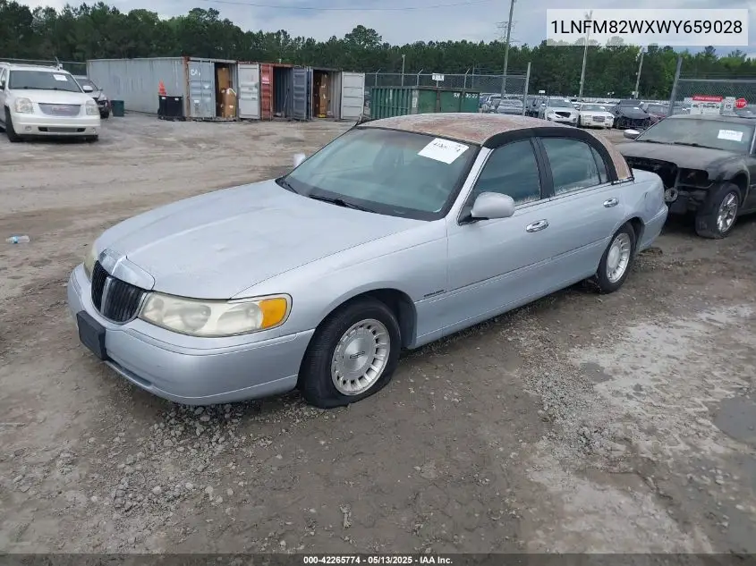 1998 Lincoln Town Car Signature VIN: 1LNFM82WXWY659028 Lot: 42265774