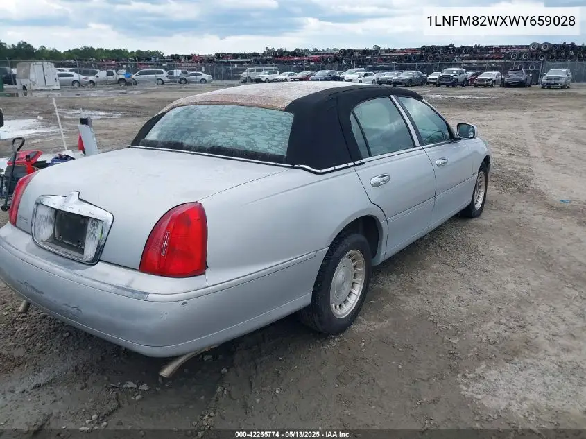 1998 Lincoln Town Car Signature VIN: 1LNFM82WXWY659028 Lot: 42265774