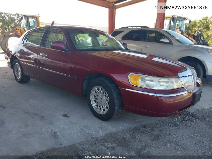 1999 Lincoln Town Car Signature VIN: 1LNHM82W3XY661875 Lot: 42608146