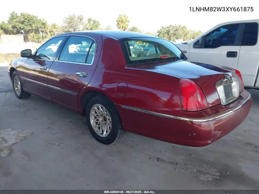 1999 Lincoln Town Car Signature VIN: 1LNHM82W3XY661875 Lot: 42608146