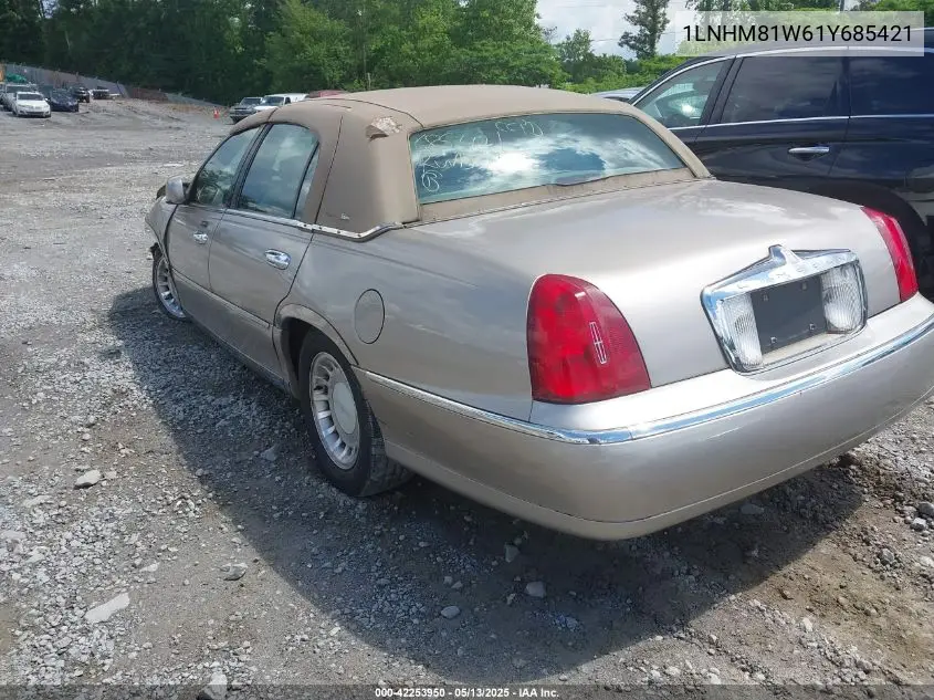 2001 Lincoln Town Car Executive VIN: 1LNHM81W61Y685421 Lot: 42253950