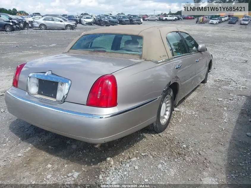 2001 Lincoln Town Car Executive VIN: 1LNHM81W61Y685421 Lot: 42253950