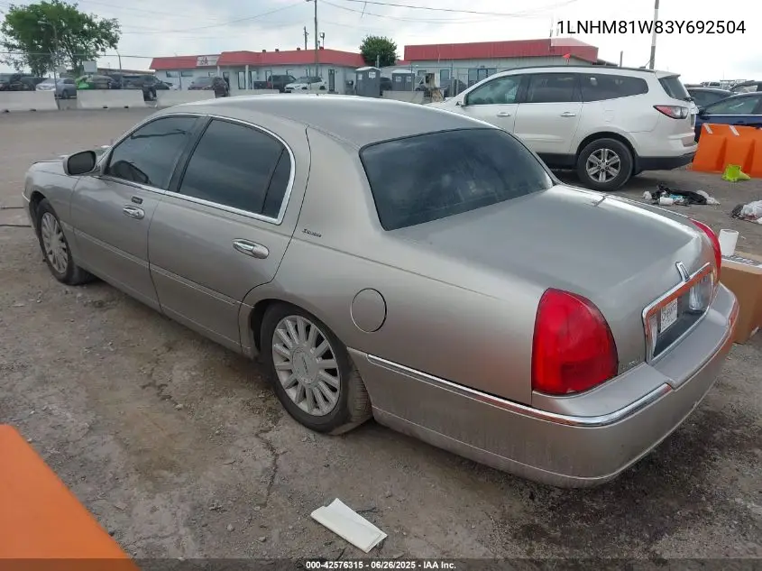 2003 Lincoln Town Car Executive VIN: 1LNHM81W83Y692504 Lot: 42576315