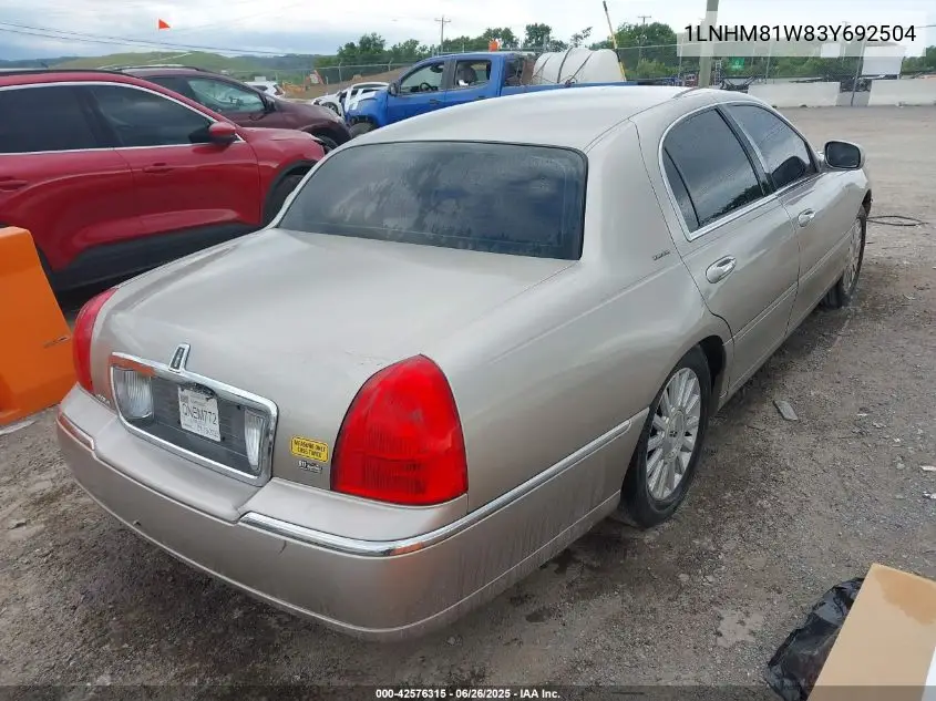 2003 Lincoln Town Car Executive VIN: 1LNHM81W83Y692504 Lot: 42576315
