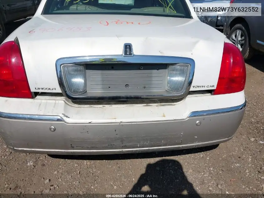 2003 Lincoln Town Car Signature VIN: 1LNHM82W73Y632552 Lot: 42582526