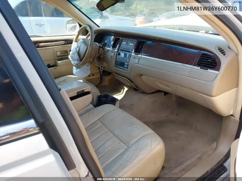 2006 Lincoln Town Car Signature VIN: 1LNHM81W36Y600770 Lot: 42525376