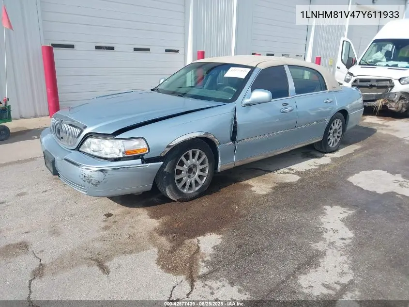 2007 Lincoln Town Car Signature VIN: 1LNHM81V47Y611933 Lot: 42577439
