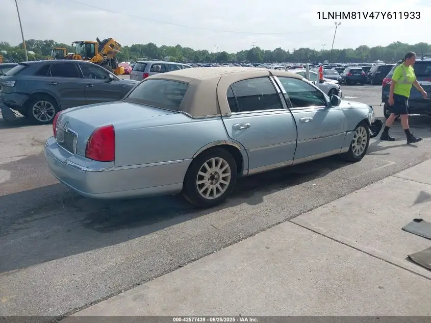 2007 Lincoln Town Car Signature VIN: 1LNHM81V47Y611933 Lot: 42577439