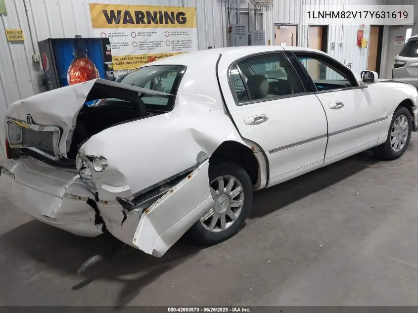 2007 Lincoln Town Car Signature Limited VIN: 1LNHM82V17Y631619 Lot: 42603570