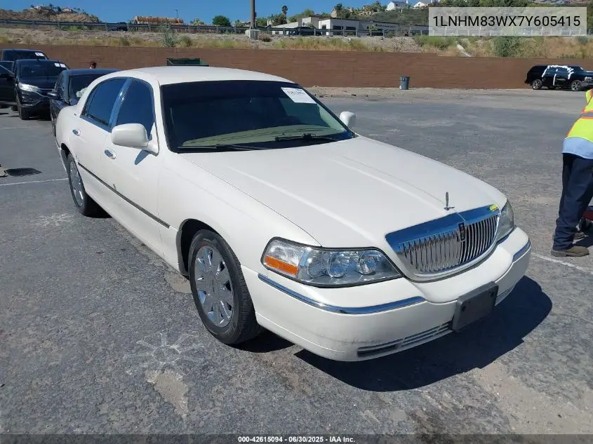 2007 Lincoln Town Car Designer Series VIN: 1LNHM83WX7Y605415 Lot: 42615094
