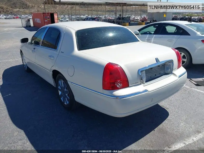 2007 Lincoln Town Car Designer Series VIN: 1LNHM83WX7Y605415 Lot: 42615094