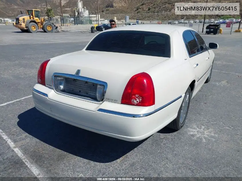 2007 Lincoln Town Car Designer Series VIN: 1LNHM83WX7Y605415 Lot: 42615094