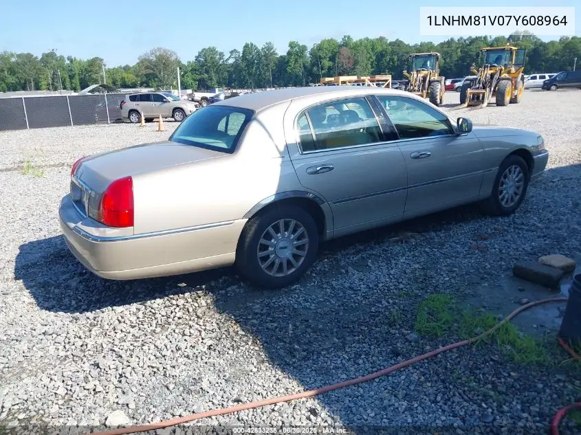 2007 Lincoln Town Car Signature VIN: 1LNHM81V07Y608964 Lot: 42633236