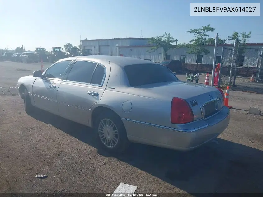 2010 Lincoln Town Car Signature L VIN: 2LNBL8FV9AX614027 Lot: 42692846