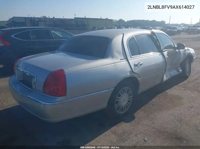2010 Lincoln Town Car Signature L VIN: 2LNBL8FV9AX614027 Lot: 42692846