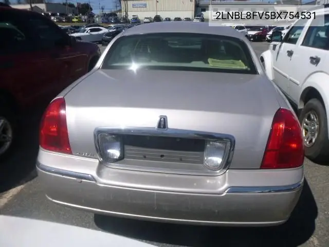 2011 Lincoln Town Car Signature Long Wheelbase VIN: 2LNBL8FV5BX754531 Lot: 42635165