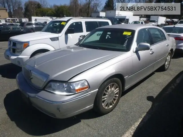 2011 Lincoln Town Car Signature Long Wheelbase VIN: 2LNBL8FV5BX754531 Lot: 42635165