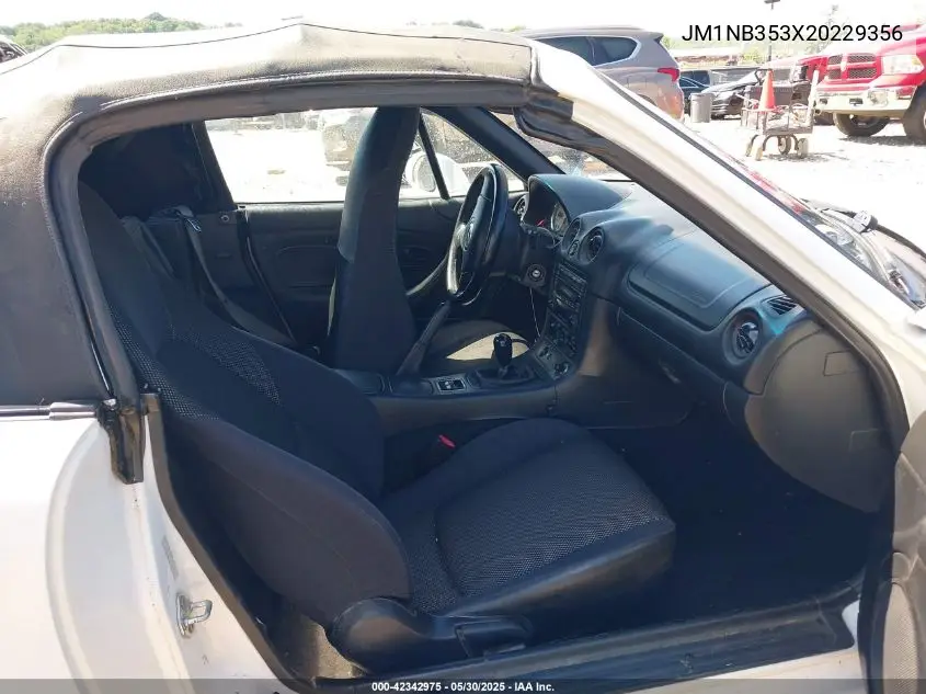 2002 Mazda Mx-5 Miata Cloth/Ls/Se VIN: JM1NB353X20229356 Lot: 42342975