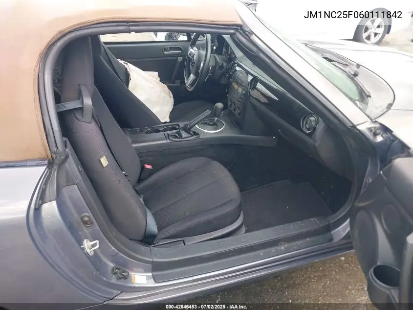2006 Mazda Mx-5 Touring VIN: JM1NC25F060111842 Lot: 42646453