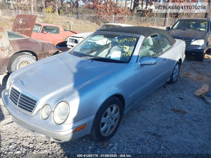 2001 Mercedes-Benz Clk 320 VIN: WDBLK65G41T070258 Lot: 41292179