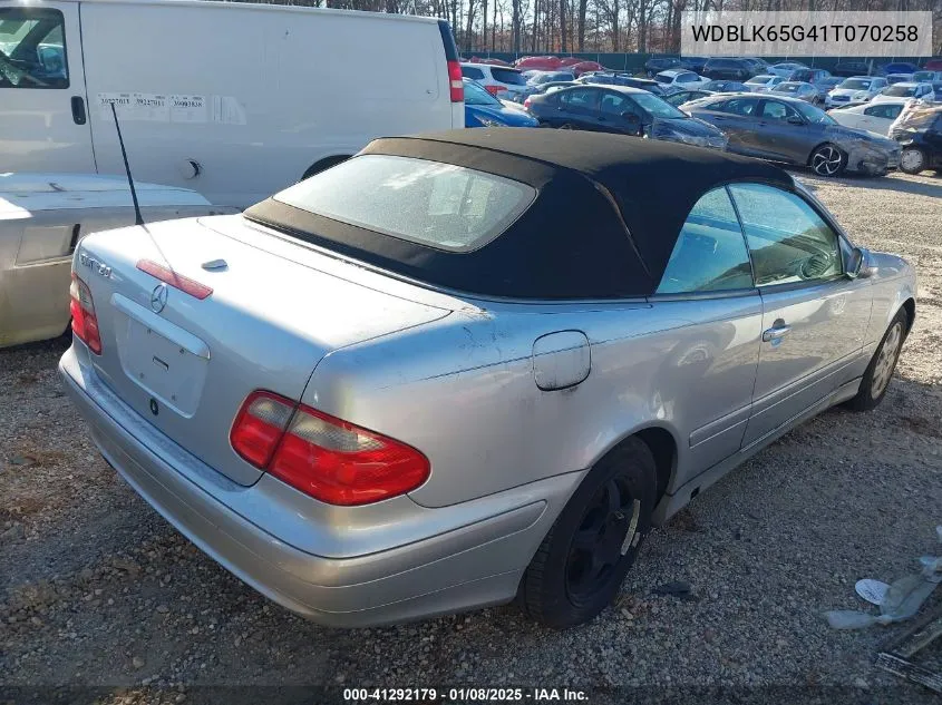 2001 Mercedes-Benz Clk 320 VIN: WDBLK65G41T070258 Lot: 41292179