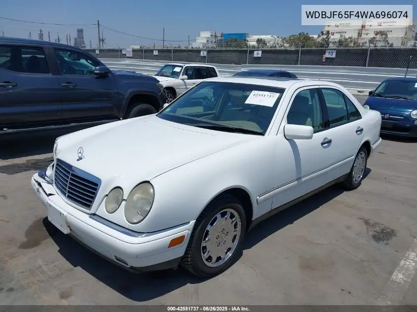 1998 Mercedes-Benz E 320 VIN: WDBJF65F4WA696074 Lot: 42551737