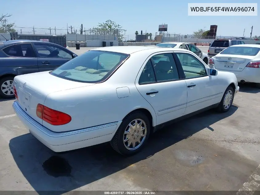 1998 Mercedes-Benz E 320 VIN: WDBJF65F4WA696074 Lot: 42551737
