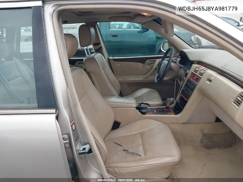 2000 Mercedes-Benz E 320 VIN: WDBJH65J8YA981779 Lot: 42107928