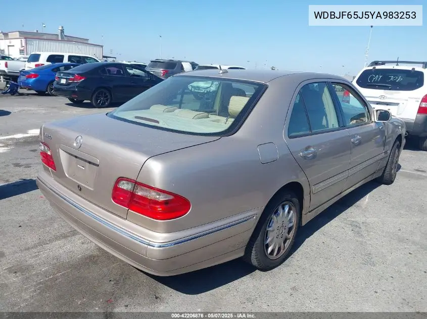 2000 Mercedes-Benz E 320 VIN: WDBJF65J5YA983253 Lot: 42206876