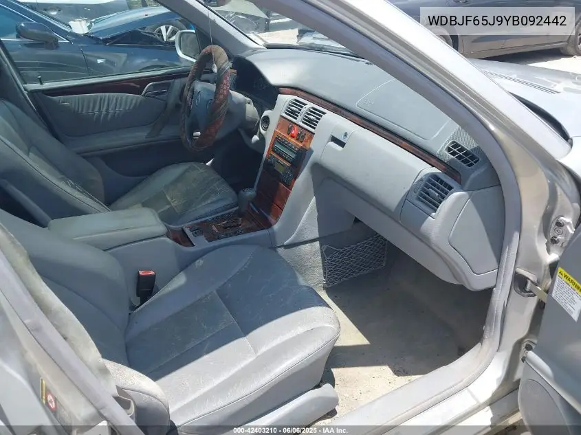 2000 Mercedes-Benz E 320 VIN: WDBJF65J9YB092442 Lot: 42403210
